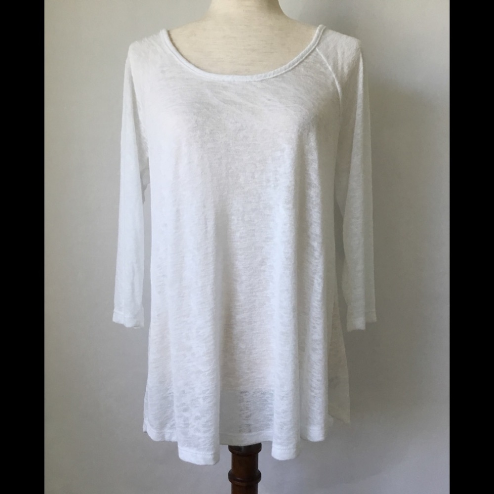 While 3/4 Sleeve Top with back details by Bobeau M NWT